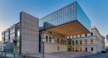 university-library-4825366_1280